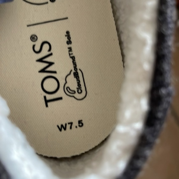 Toms - Picture 8 of 8